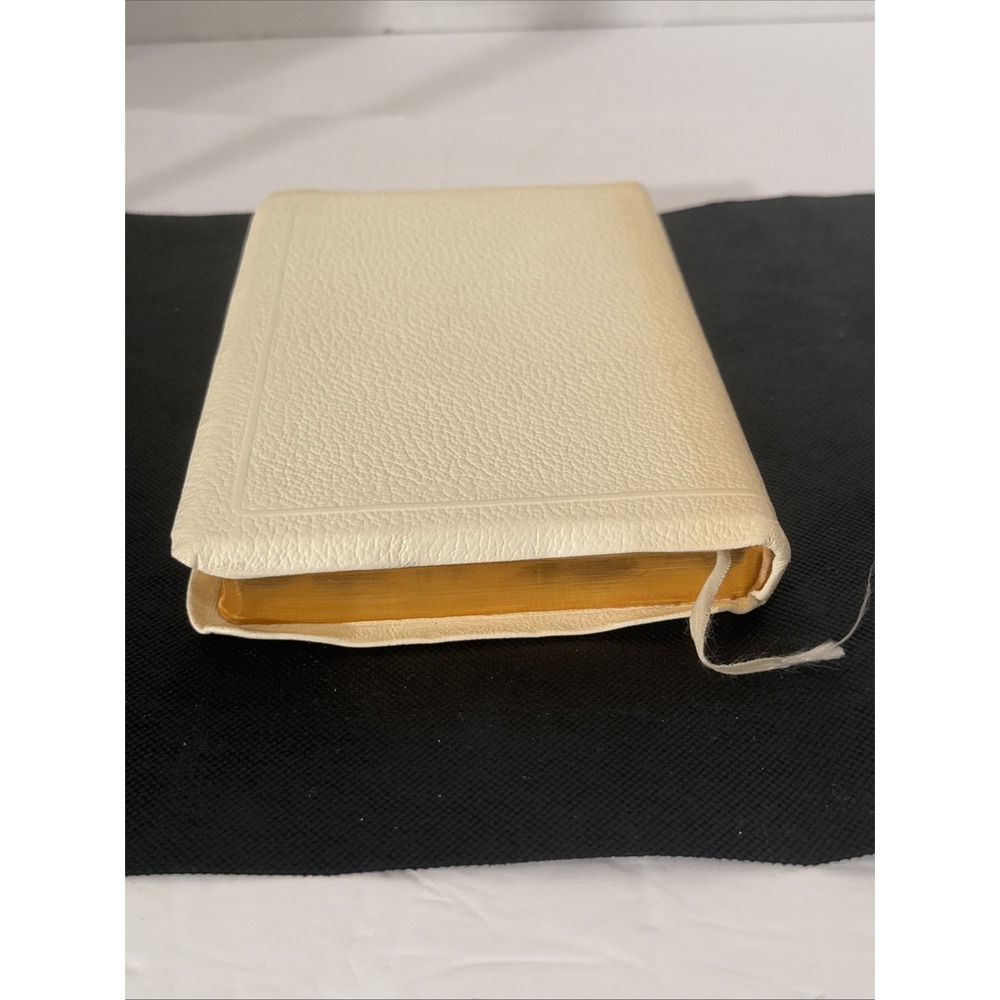 Vtg Holy Bible Concordance Red Letter Edition Self-Pronouncing KJV-Illustrations - Picture 4 of 16